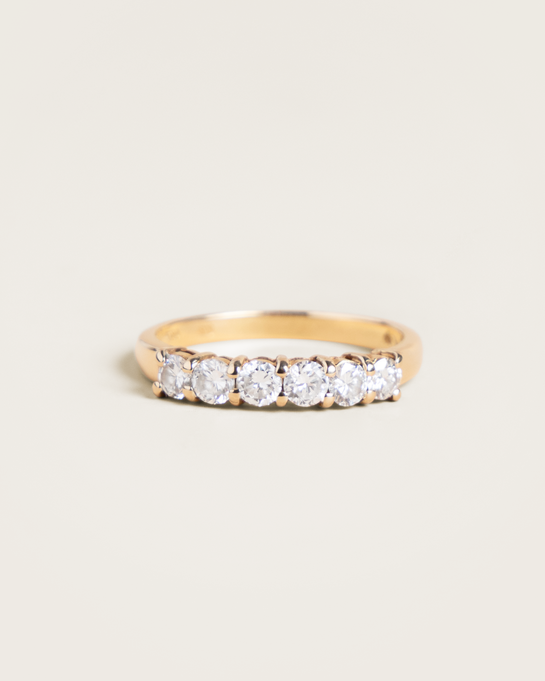 18K 0.62ctw Chaton-Set Diamond Band