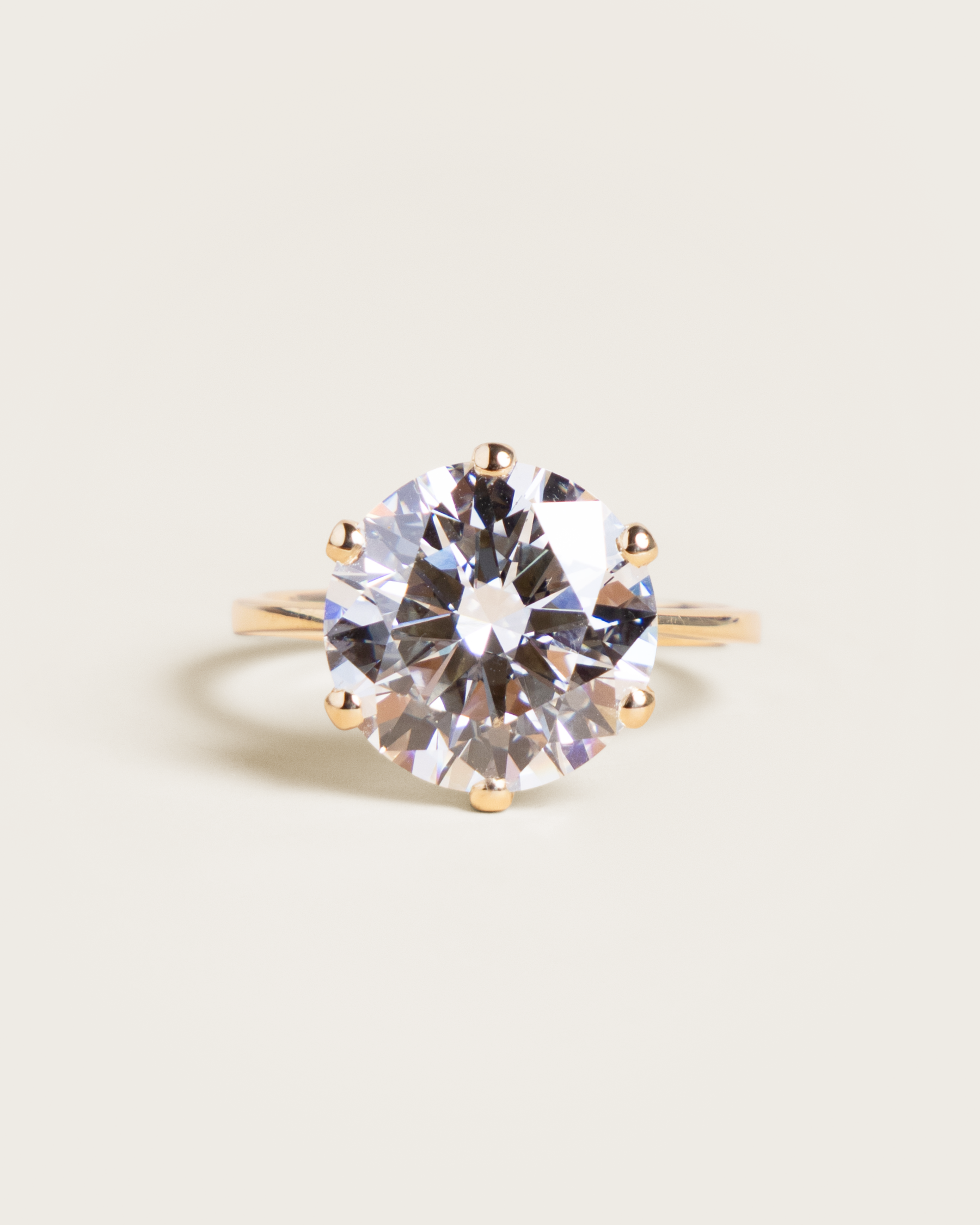 18K 5.5ct Round Brilliant Lab-Grown Diamond Solitaire