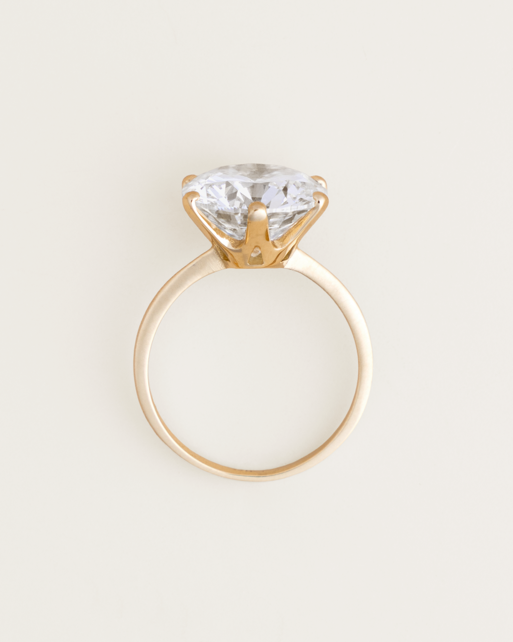 18K 5.5ct Round Brilliant Lab-Grown Diamond Solitaire