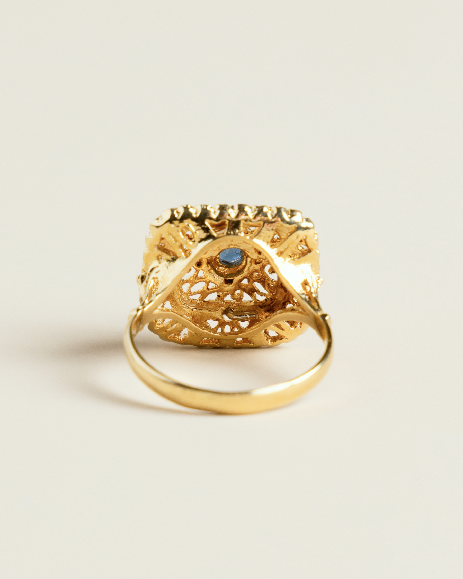 Mid-Century 18K Two-Tone Filigree Sapphire Ring